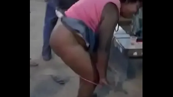 Bekijk Couple fucking in publicly on kiambu streets totale buis