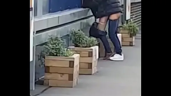 Nézze meg Couple Fuck at train station teljes csövet
