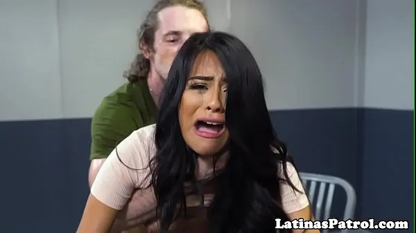 Xem tổng cộng Undocumented latina drilled by border officer ống