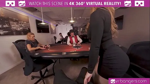 VR Bangers Busty babe is fucking hard in this agent VR porn parody कुल ट्यूब देखें