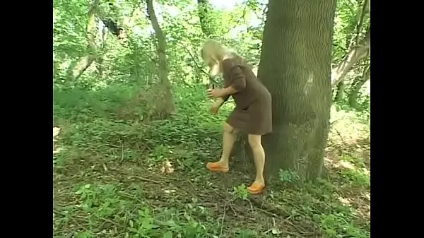 Mature well-padded blonde Sharone Lane seduced young guy in the forrest कुल ट्यूब देखें