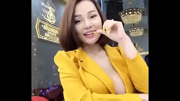 شاهد Sexy Vietnamese Who is she إجمالي الأنبوبة
