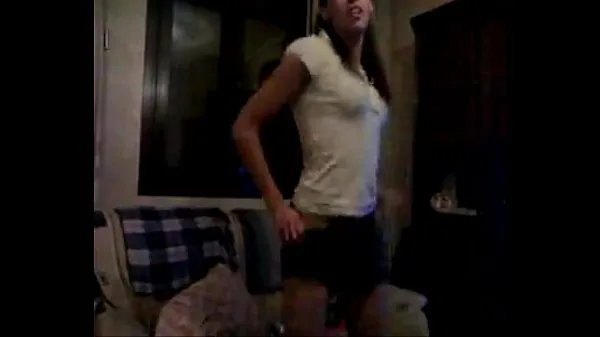 Watch Spanish girl masturbates while dancing with the wii total Tube