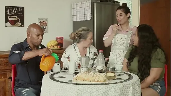 Assistir THE BIG WHOLE FAMILY - THE HUSBAND IS A CUCK, THE step MOTHER TALARICATES THE DAUGHTER, AND THE MAID FUCKS EVERYONE | EMME WHITE, ALESSANDRA MAIA, AGATHA LUDOVINO, CAPOEIRA tubo total