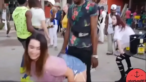 Watch Girls grind and gives lapdance to boys in public lapdance festival total Tube