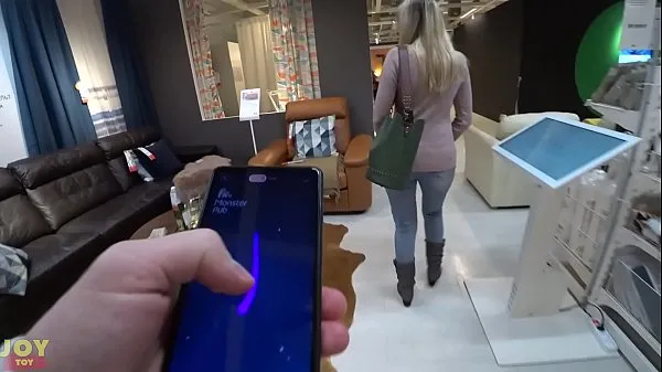 Se Vibrating panties while shopping - Public Fun with Monster Pub totalt Tube