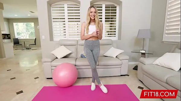 Guarda FIT18 - Lily Larimar - Casting Skinny 100lb Blonde Amateur In Yoga Pants - 60FPSTutto in totale