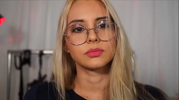 شاهد Colombian blonde with perfect tits starts her career in porn إجمالي الأنبوبة