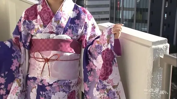 观看Rei Kawashima Introducing a new work of "Kimono", a special category of the popular model collection series because it is a 2013 seijin-shiki! Rei Kawashima appears in a kimono with a lot of charm that is different from the year-end and New Year总管
