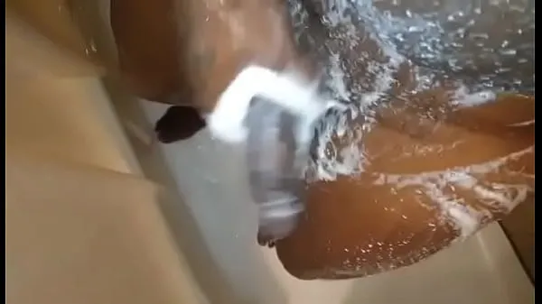 Tonton multitasking in the shower total Tube