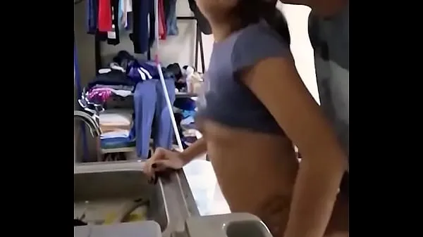 Se Cute amateur Mexican girl is fucked while doing the dishes totalt Tube