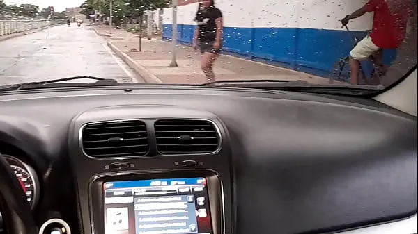 Public exhibitionism in outdoor through the streets of Valledupar, Colombia. DeisyYeraldine giving a sex walk in an Ubersex flashing her big ass and sucking cock in the car on public roads कुल ट्यूब देखें