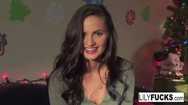 Watch Lily tells us her horny Christmas wishes before satisfying herself in both holes total Tube